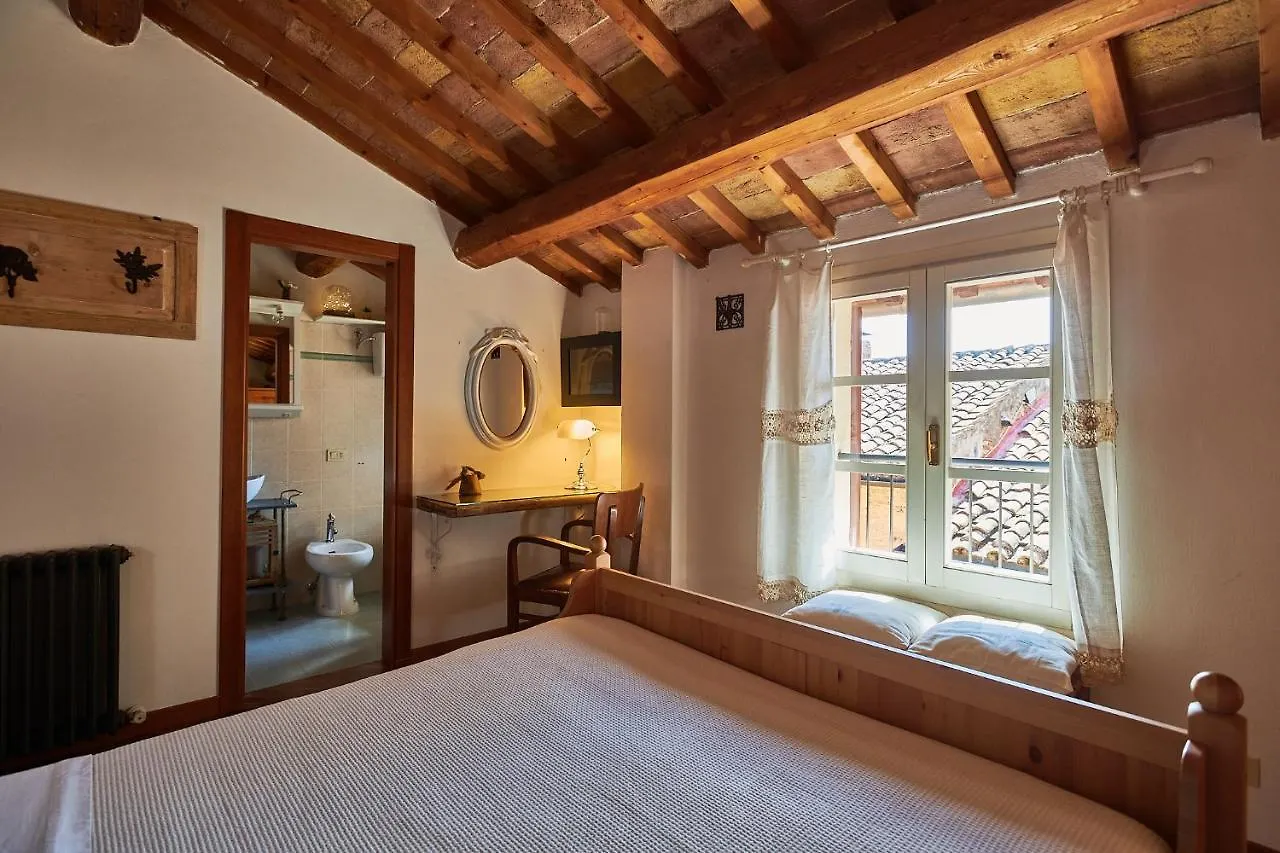 Central- Views - Air Conditioning - Easy Parking -Self Check In Perugia Italy