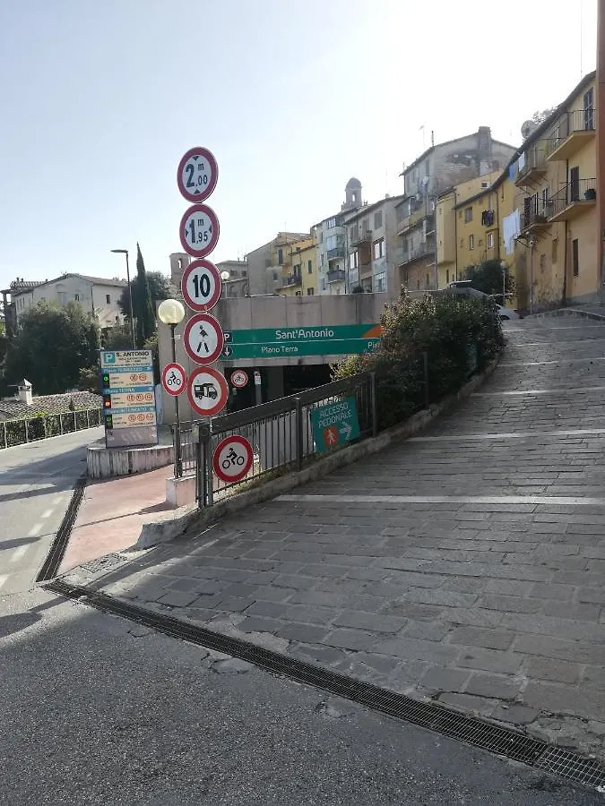 Central- Views - Air Conditioning - Easy Parking -Self Check In Perugia Apartment